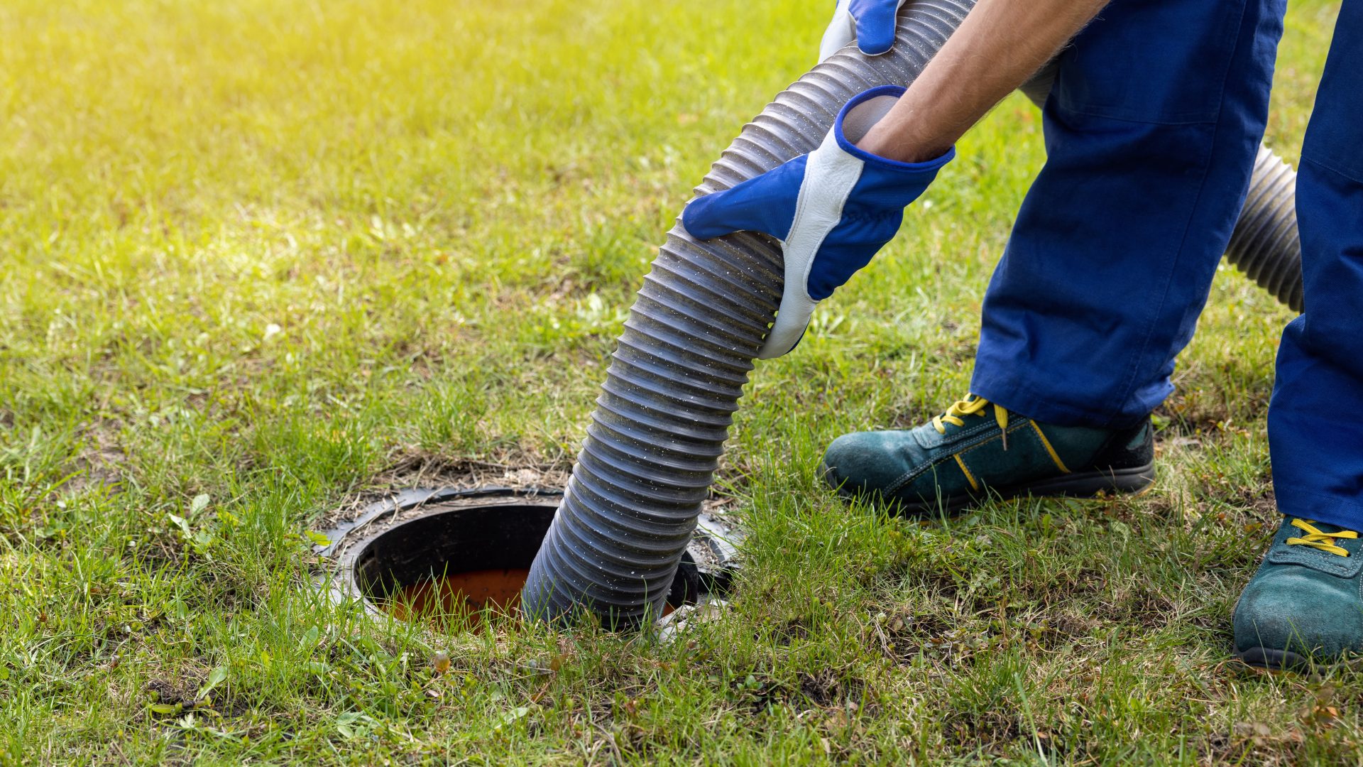 Keep your pipes running smoothly with dependable septic tank pumping in the East Bay Area. Contact Avalon Rooter today for a free estimate!